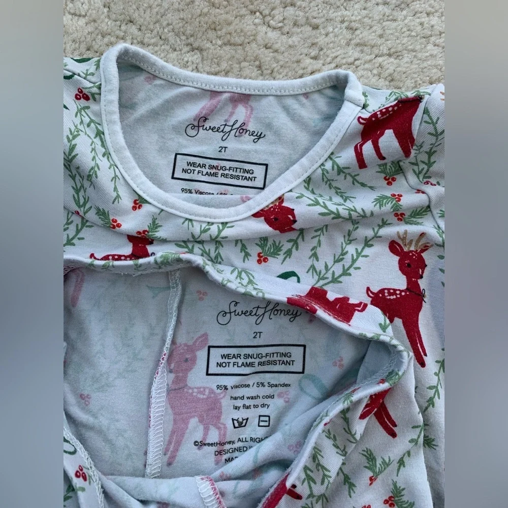 SweetHoney Size 2T Holly Reindeer Christmas Bamboo Pajamas